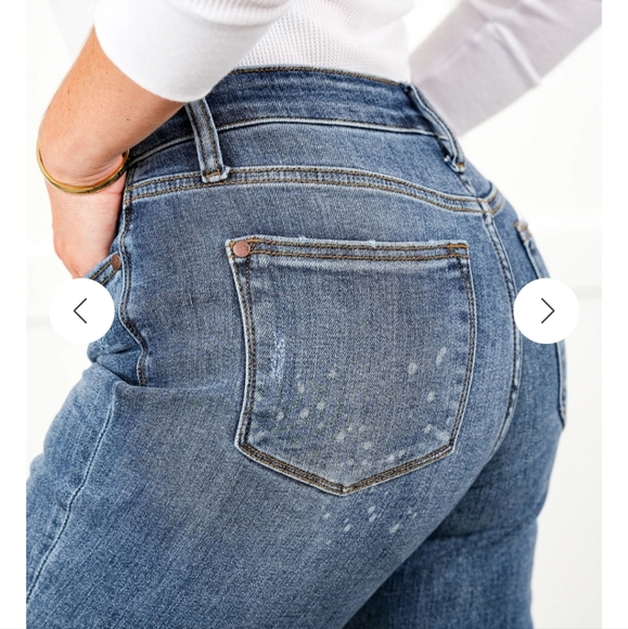 Judy Blue Boyfriend Jeans with  Classic Medium Wash - Picture 6 of 9